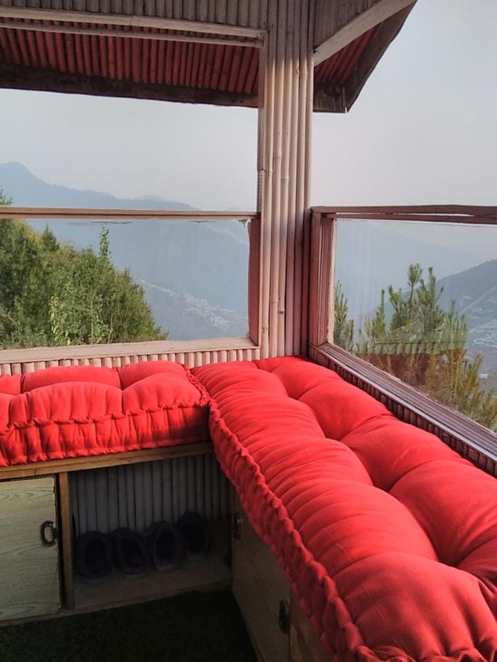 Natural landscape, Balcony/Terrace, Seating area, Mountain view