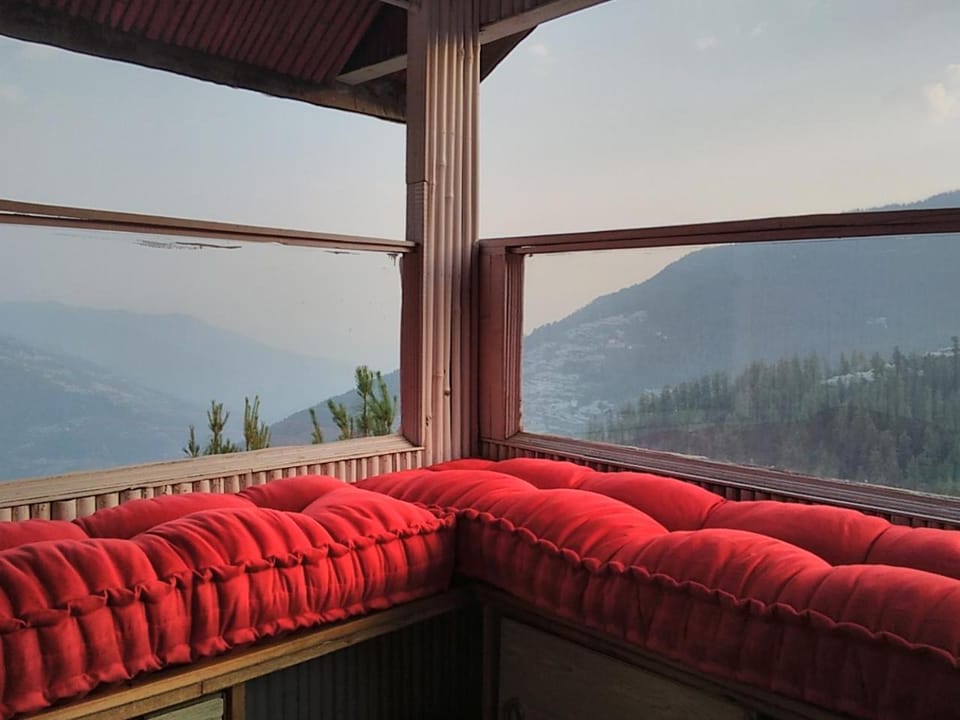 Natural landscape, Balcony/Terrace, Seating area, Mountain view