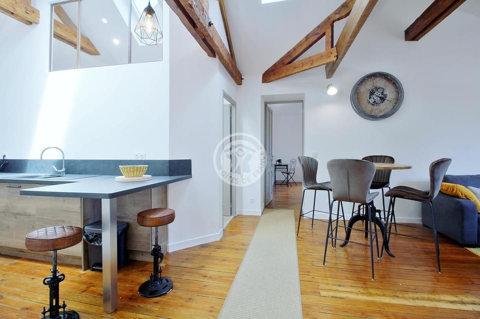 Lounge or bar