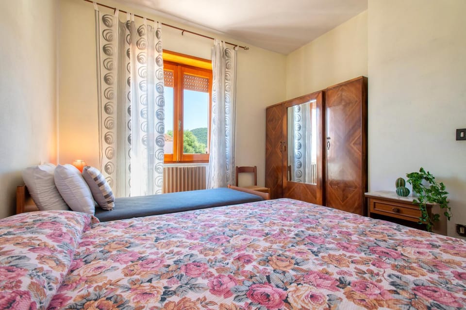 Property building, Living room, Bedroom