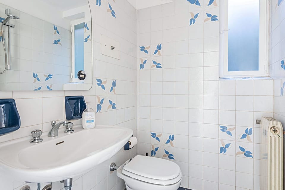Bathroom, Living room