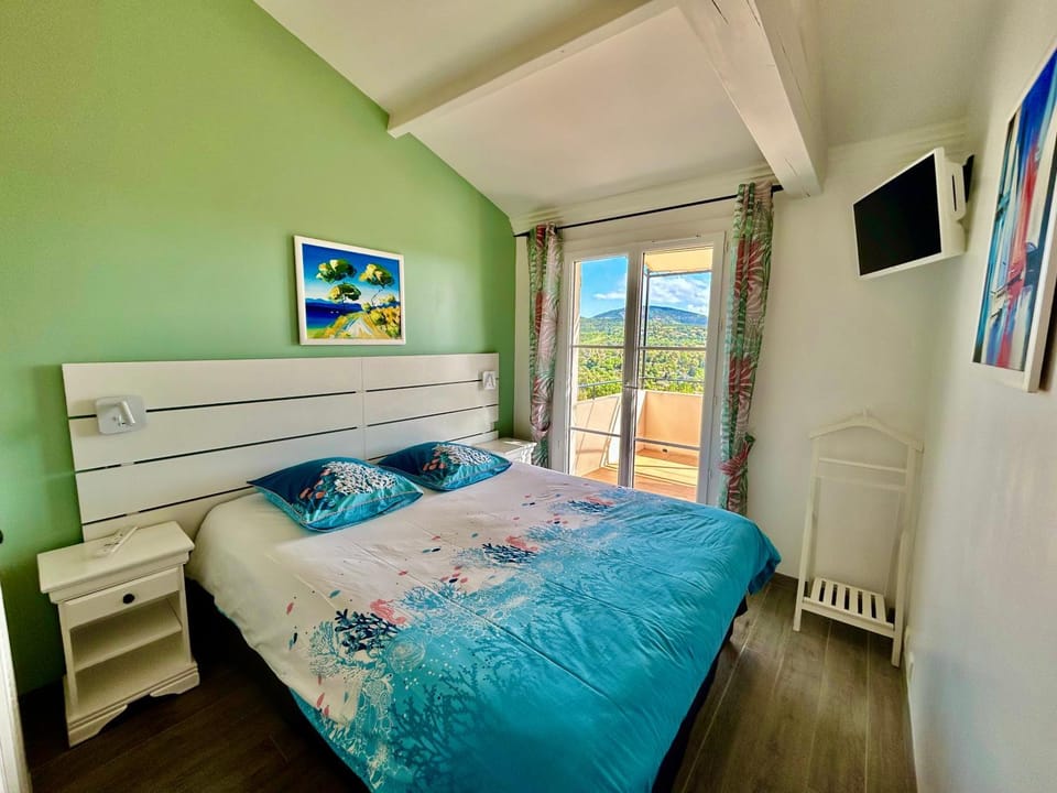 Les Restanques vue mer Pressoir 3131 Apartment in Grimaud