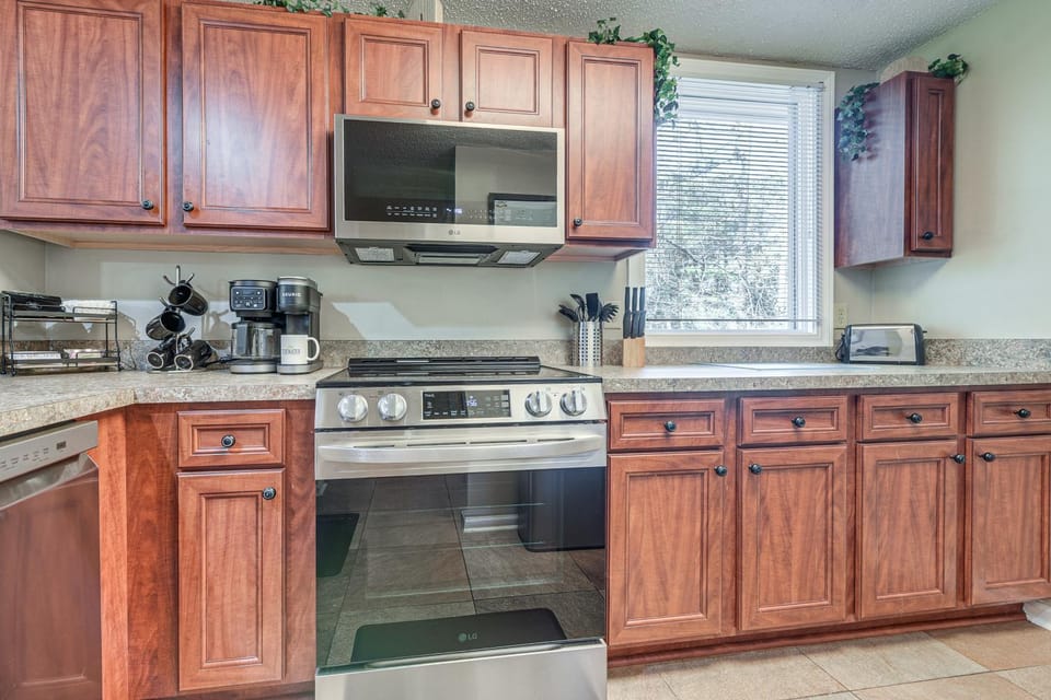 Golf Course Home w/ Balcony in North Myrtle Beach! House in Little River