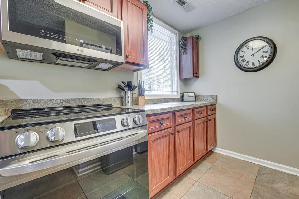 Golf Course Home w/ Balcony in North Myrtle Beach! House in Little River
