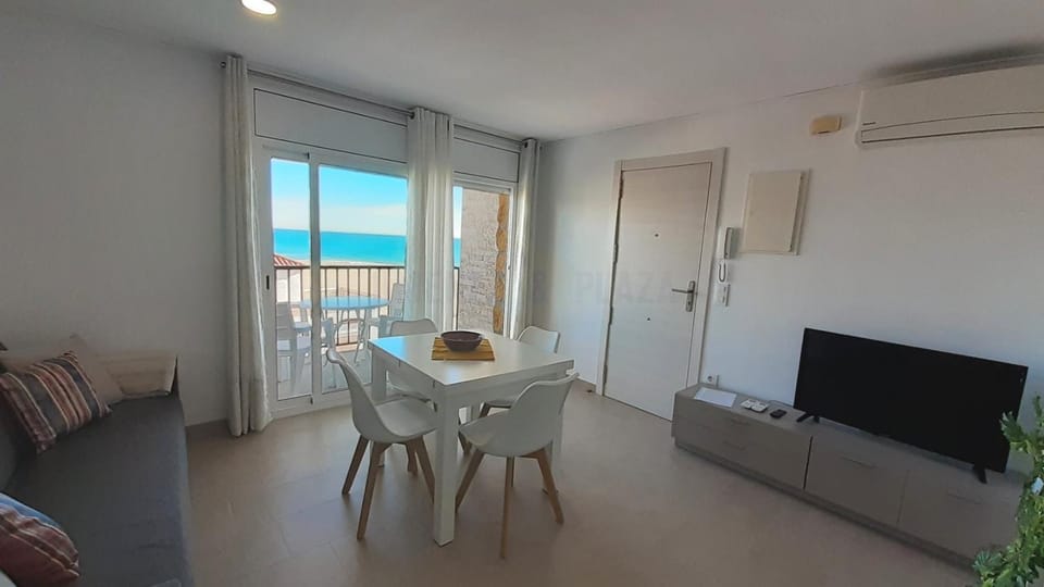 TV and multimedia, Dining area, Sea view