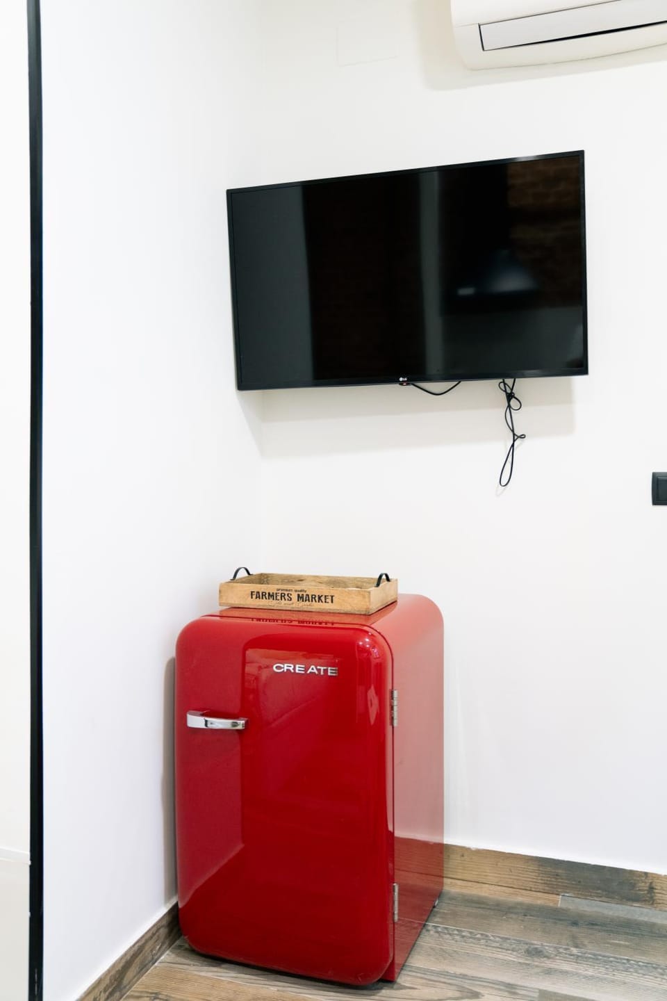 TV and multimedia, Photo of the whole room