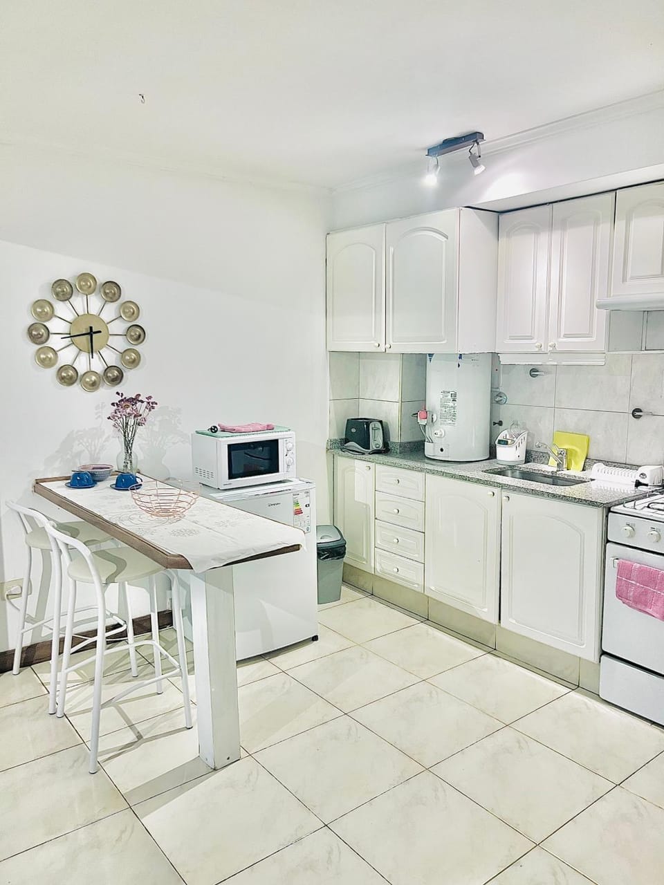 Kitchen or kitchenette, Dining area, oven, stove, toaster