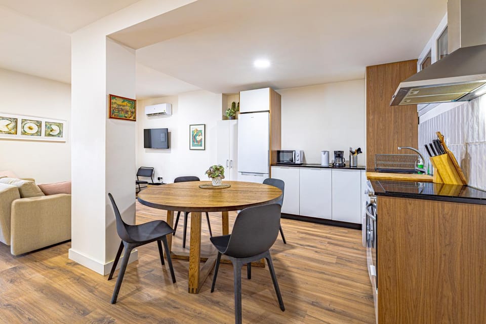 Living room, Dining area, kitchen