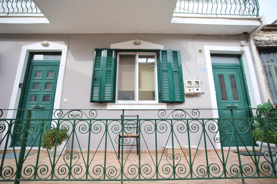 Facade/entrance, Balcony/Terrace
