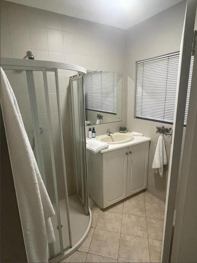 Shower, Bathroom, towels