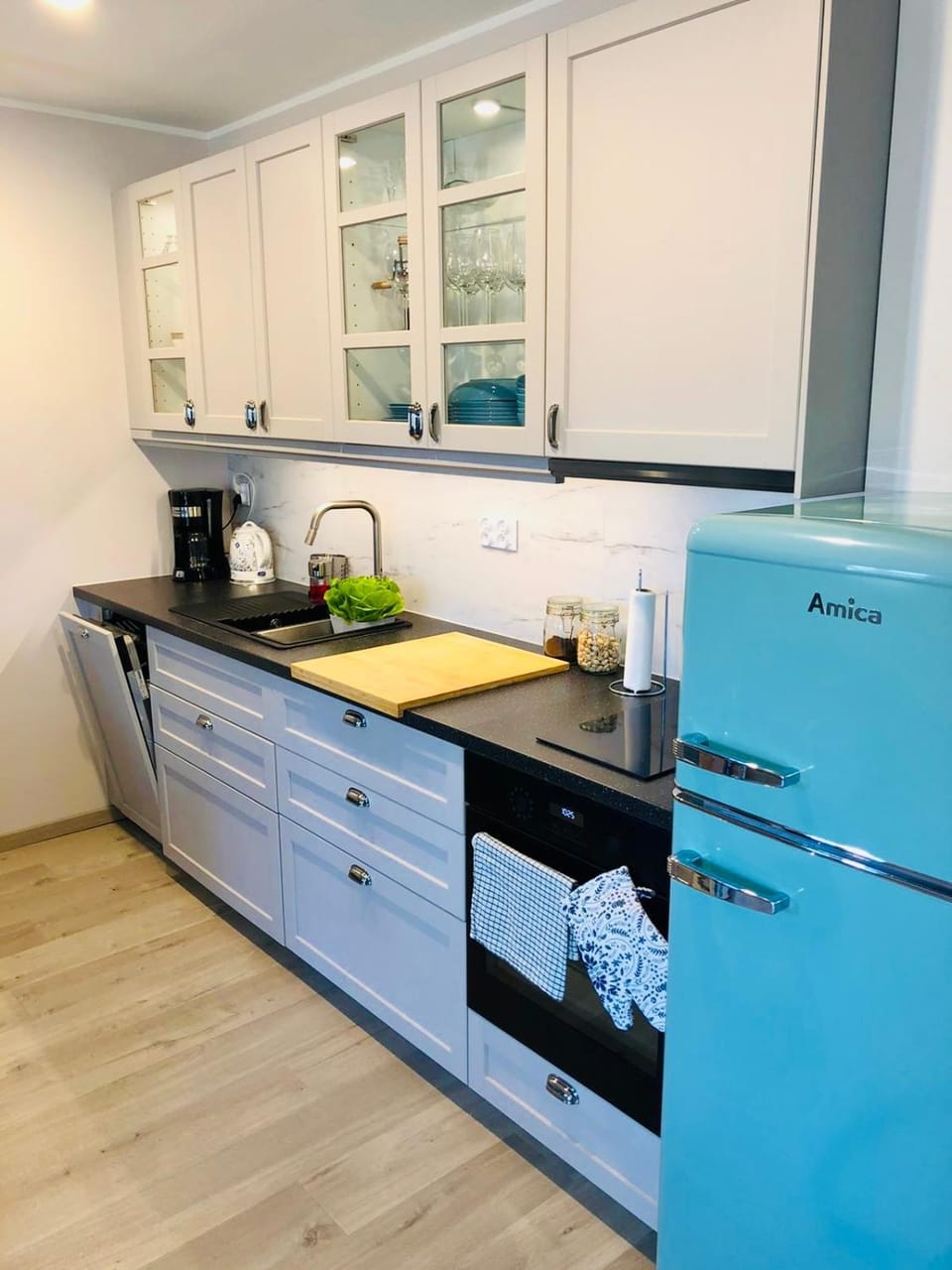 Coffee/tea facilities, Kitchen or kitchenette