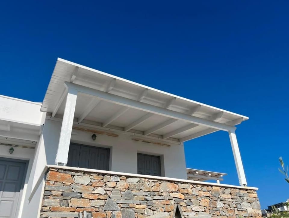 Iosub Houses & Studios - Cosy Seaside House in Koumbara Apartment in Decentralized Administration of the Aegean