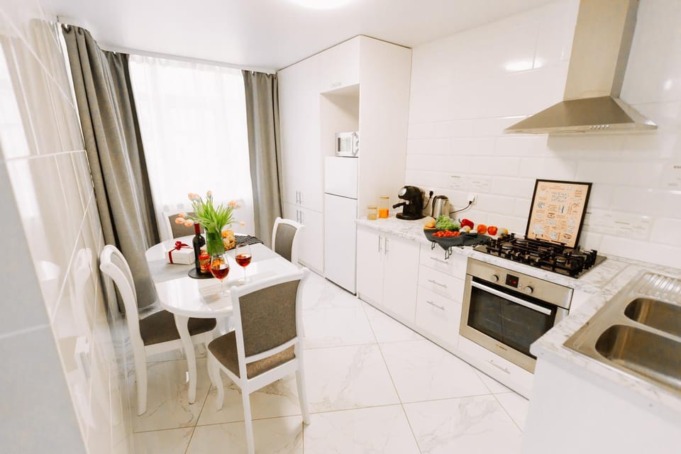 Kitchen or kitchenette, Dining area, minibar, pet friendly, stove