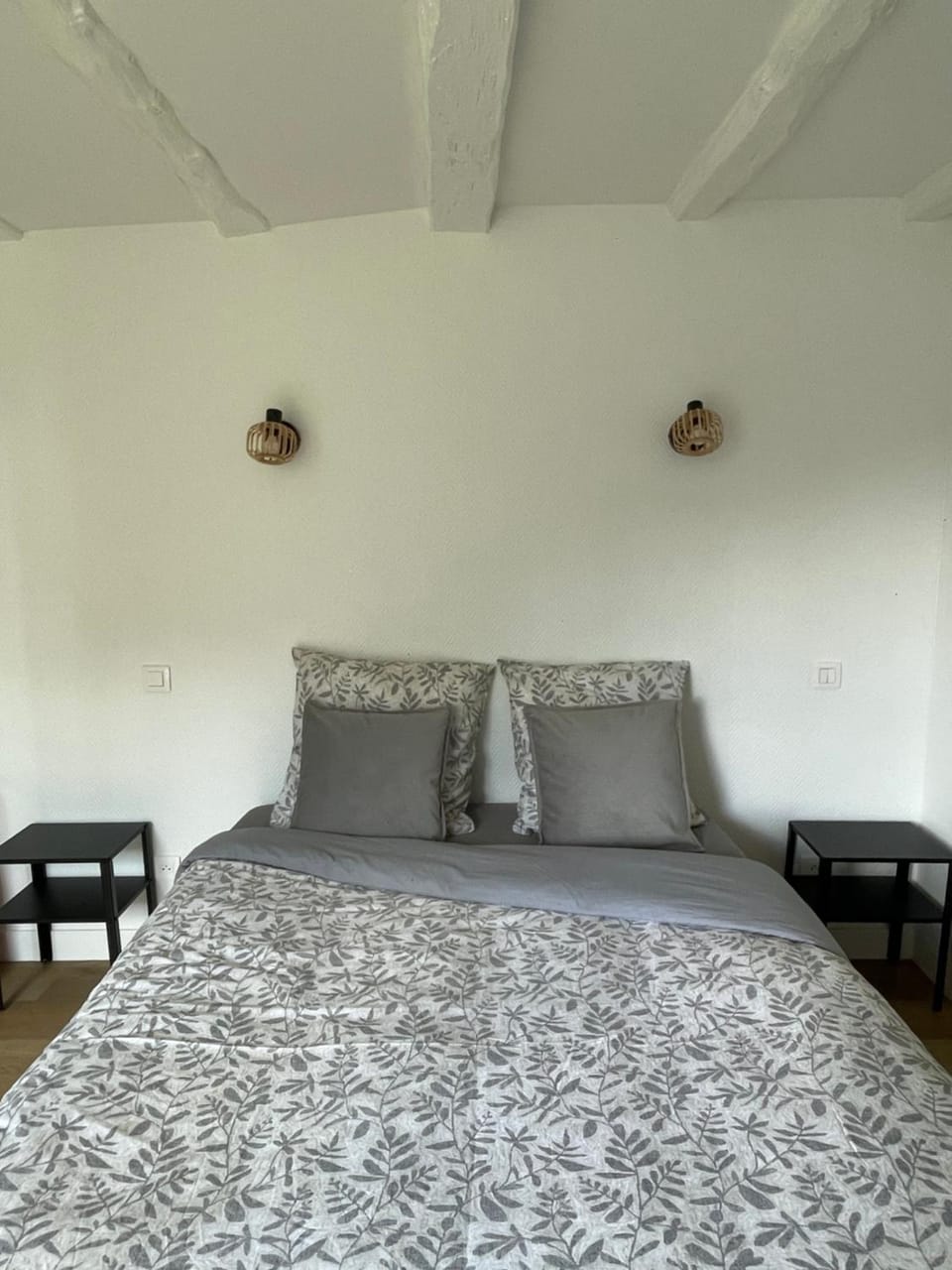 Bed, Photo of the whole room