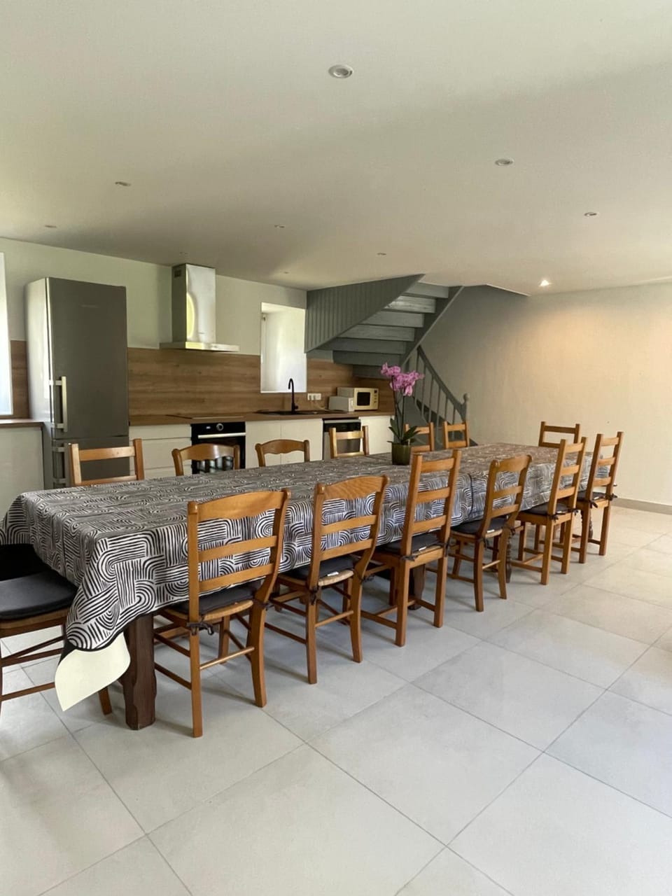 Kitchen or kitchenette, Living room, Dining area, Breakfast