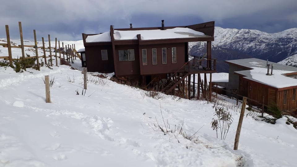 Property building, Off site, Natural landscape, Winter, Ski School, Skiing, Mountain view, Mountain view, internet