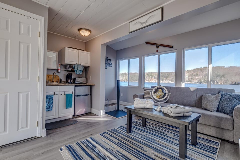 Natural landscape, Coffee/tea facilities, Kitchen or kitchenette, Seating area, Mountain view