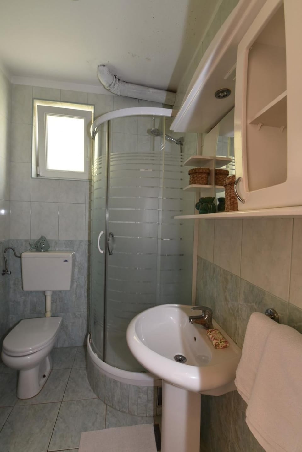 Toilet, Bathroom, towels