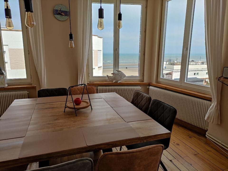 Apt 6 pers. Duplex vue mer avec charme de l'ancien Apartment in Bray-Dunes