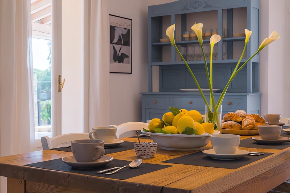 Dining area, kitchen