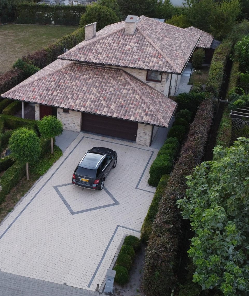 Modern Spanish Hacienda - 10km from the coast House in Flanders