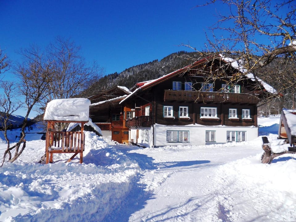 Property building, Winter