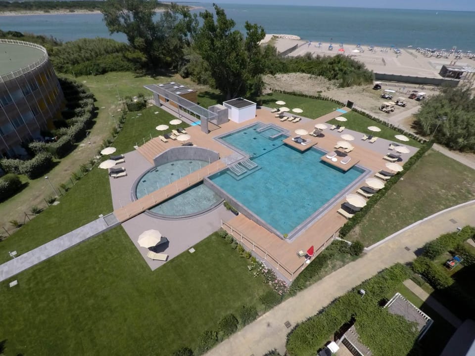 Pool view, Swimming pool