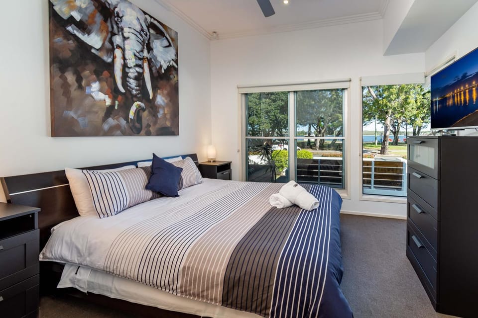 Bed, Photo of the whole room, Bedroom, Sea view