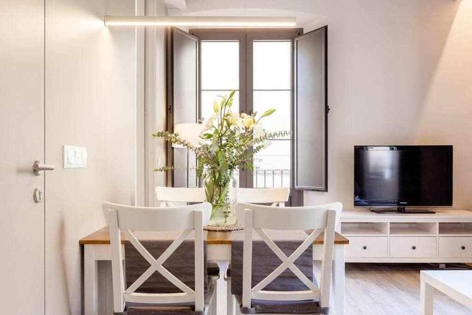 Sleep & Stay- Home with balcony Bonaventura 3 Apartment in Girona