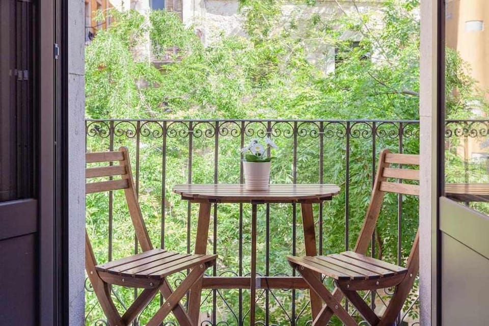 Sleep & Stay- Home with balcony Bonaventura 3 Apartment in Girona