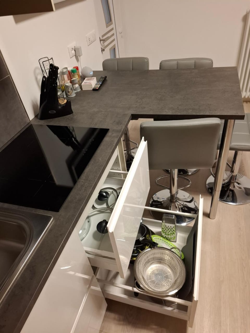 Kitchen or kitchenette