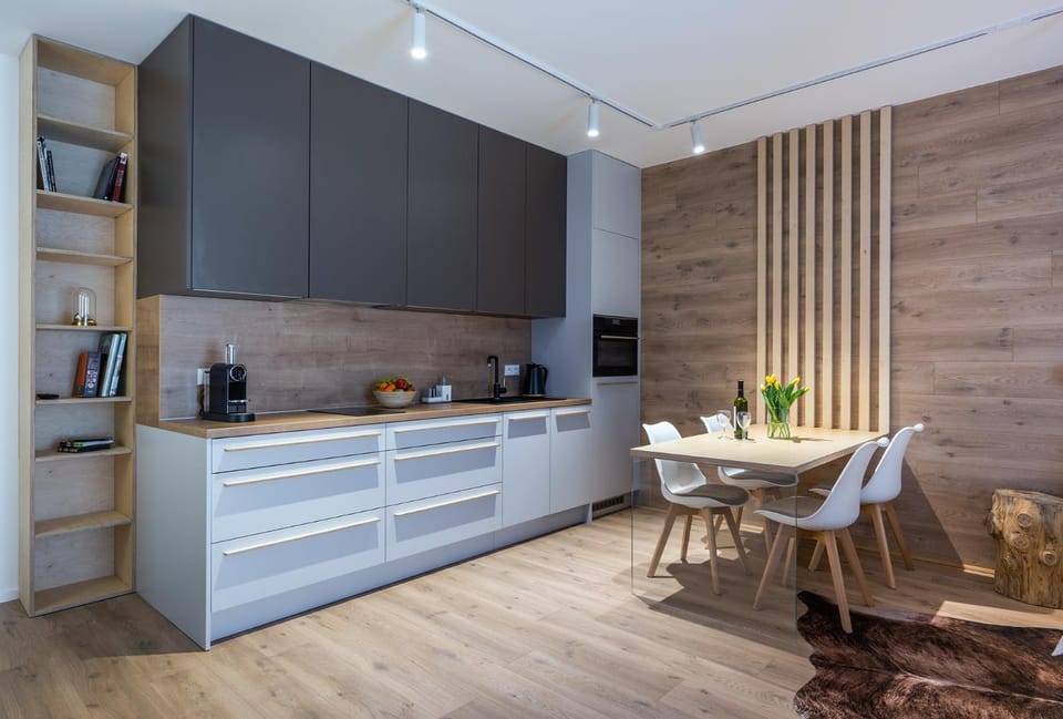 Kitchen or kitchenette, Dining area, minibar