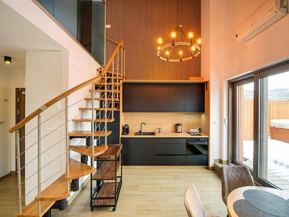 Kitchen or kitchenette, Living room, Seating area, Floor plan, Dining area, Communal kitchen, Meals, internet, stove, kitchen, air conditioner