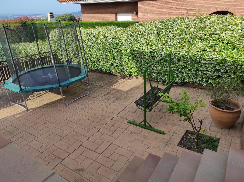 Garden view, children