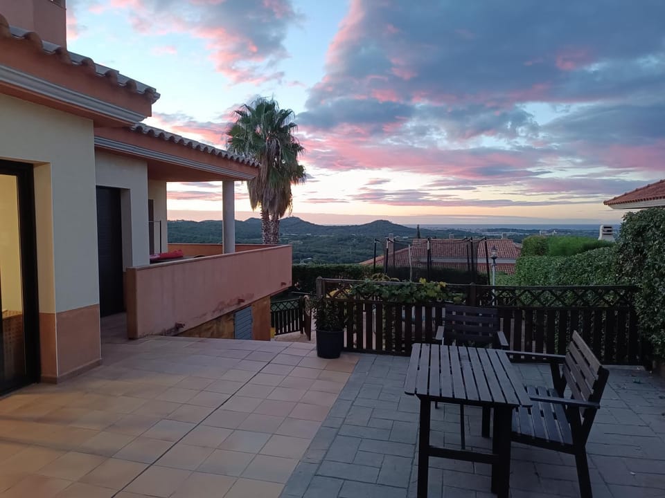 View (from property/room), Balcony/Terrace