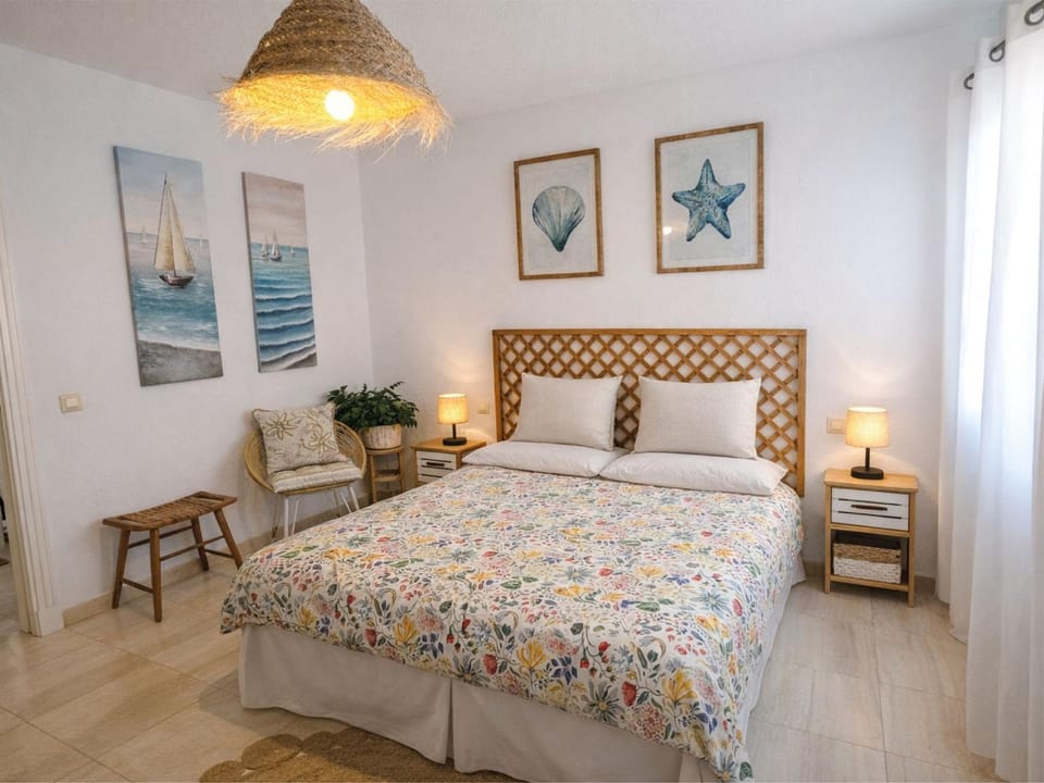 Bed, Decorative detail, Bedroom