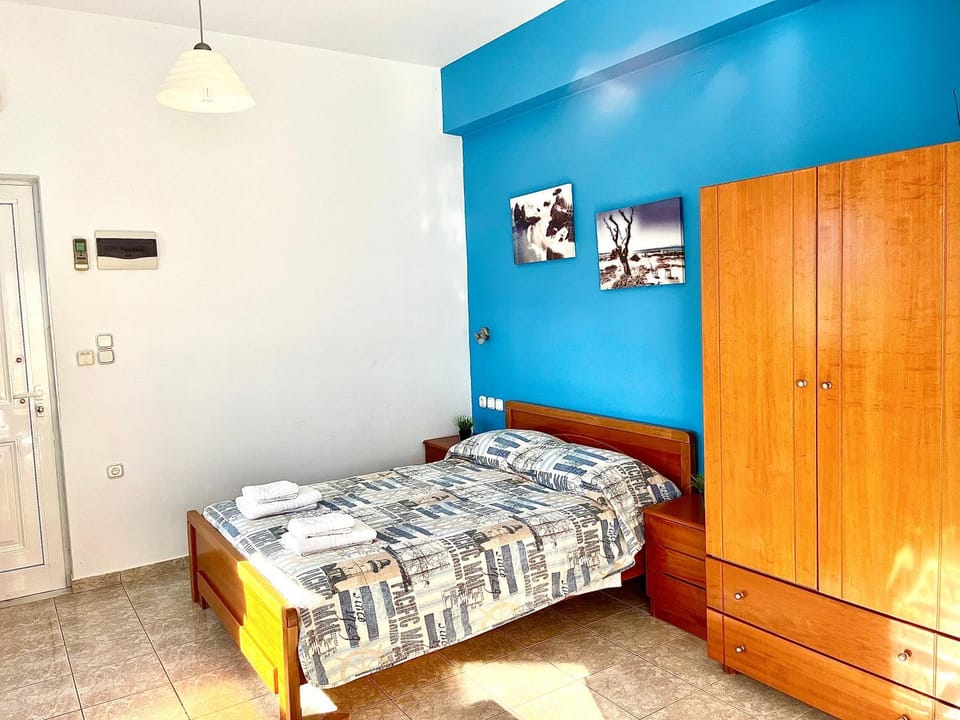 Bed, Photo of the whole room, Bedroom, wardrobe