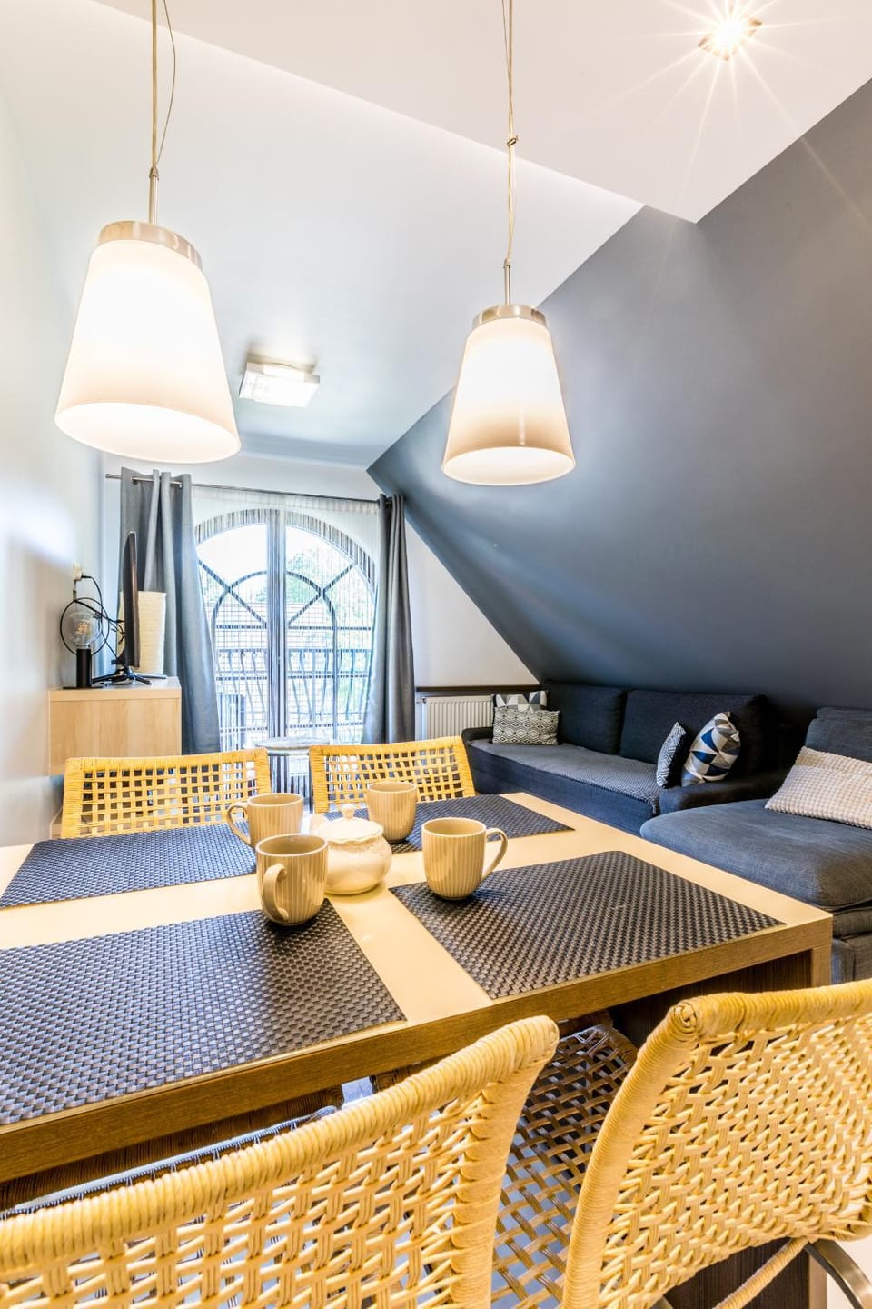 Bed, Living room, Photo of the whole room, Bedroom