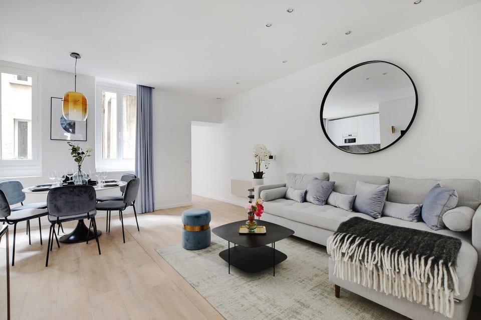 Living room, Seating area
