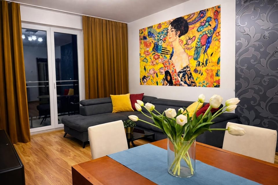 Living room, Decorative detail, Seating area