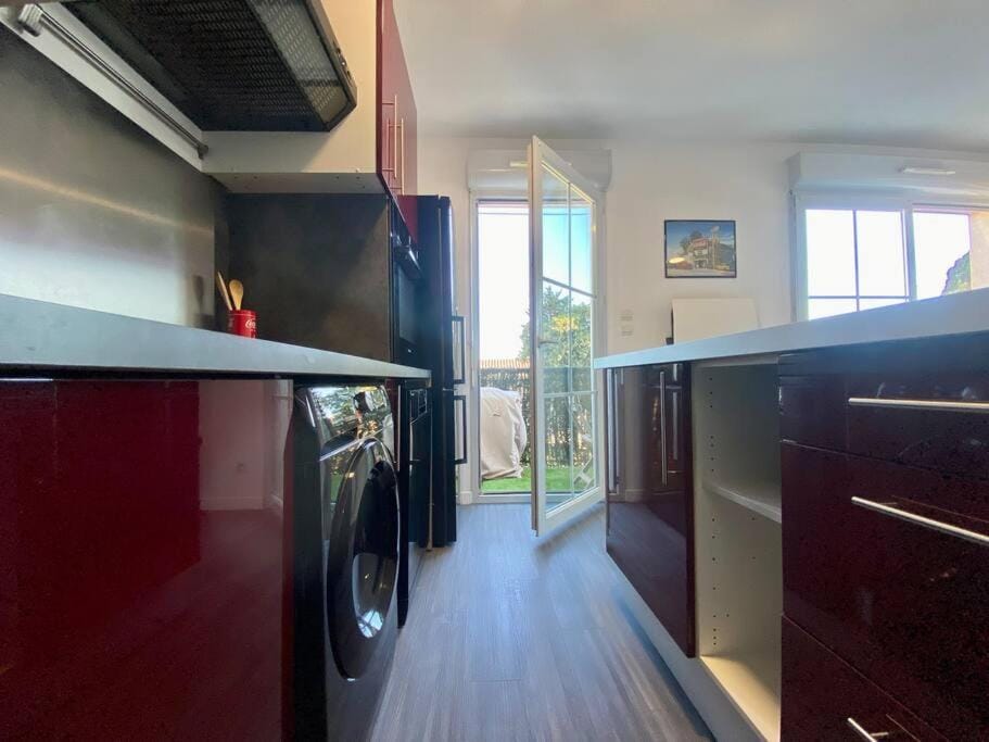 Kitchen or kitchenette