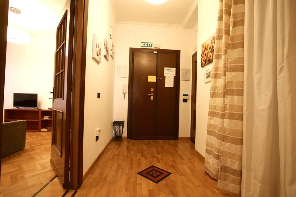 Residenza Aletheia - 2BR with Saint Peter's view Apartment in Rome