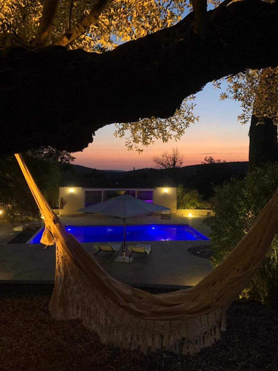 Propriété : 300 M² + (25 M² d'annexe / Pool House) sur 5 ha boisé à 10' d'Aix en Provence Villa in French Riviera