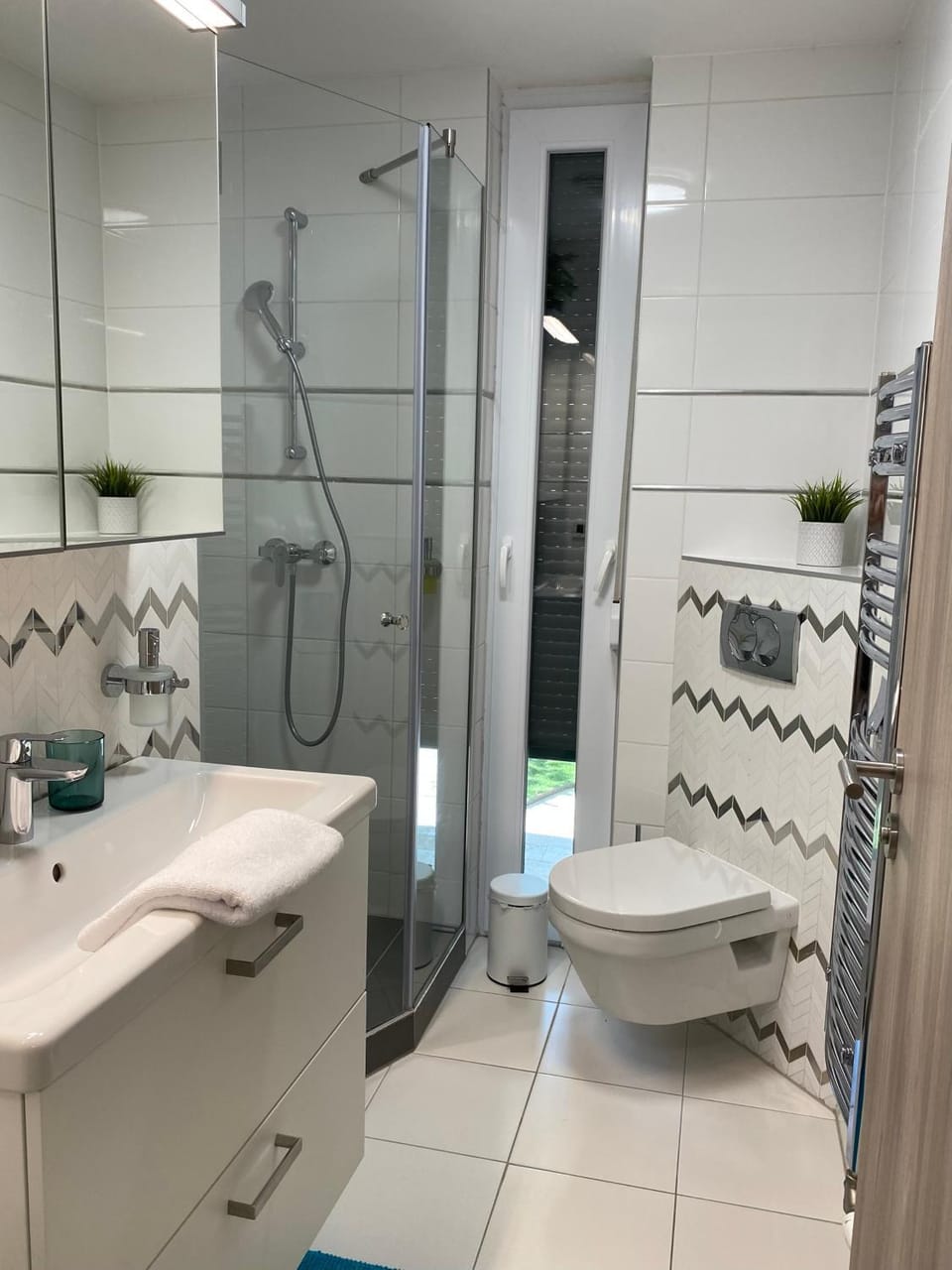 Shower, Toilet, Bathroom