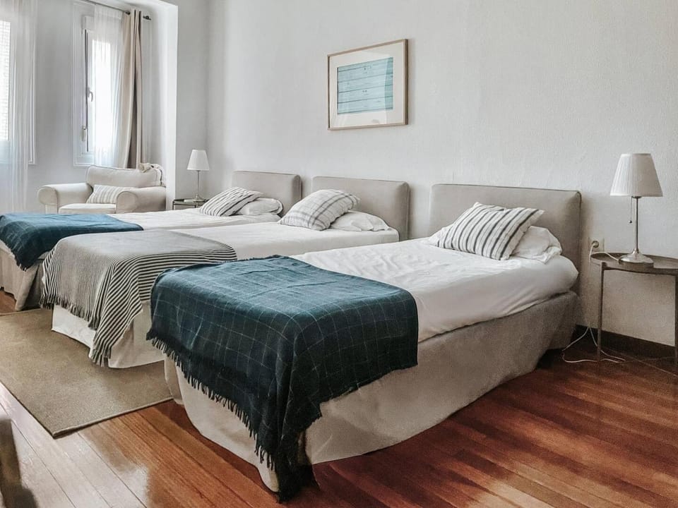 Piso catalogado en el centro de Gijon Apartment in Gijón