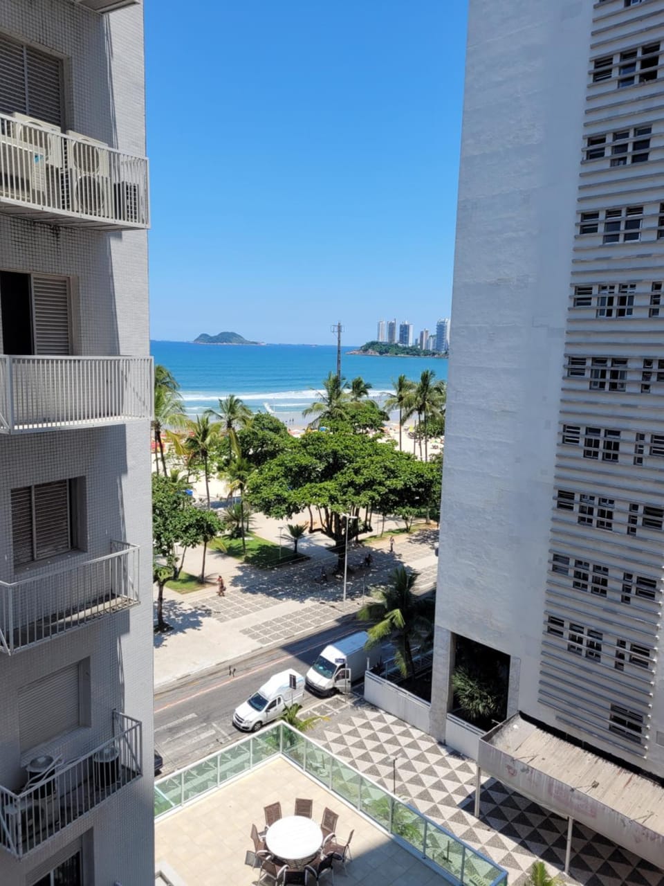 Sea view, Street view
