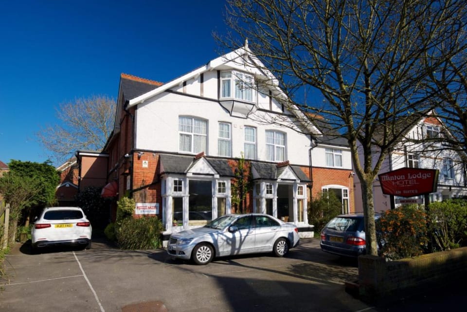 Minton Lodge Hotel - Seniors Only Bed and Breakfast in Bournemouth