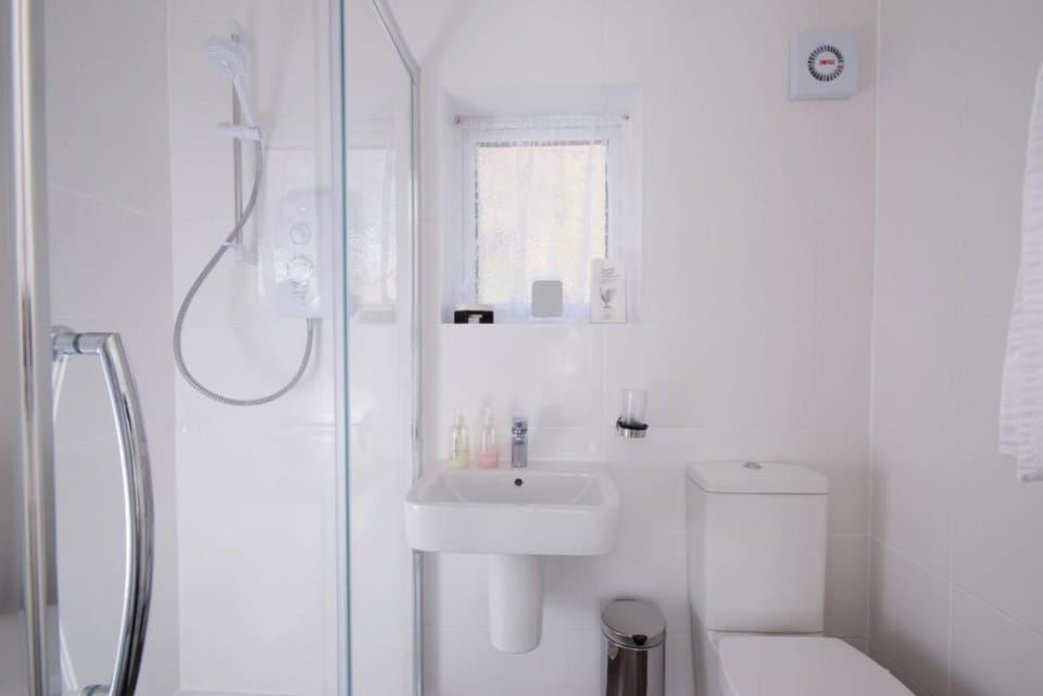 Minton Lodge Hotel - Seniors Only Bed and Breakfast in Bournemouth