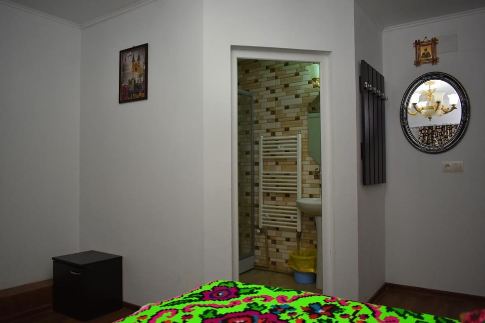 Bathroom, Decorative detail