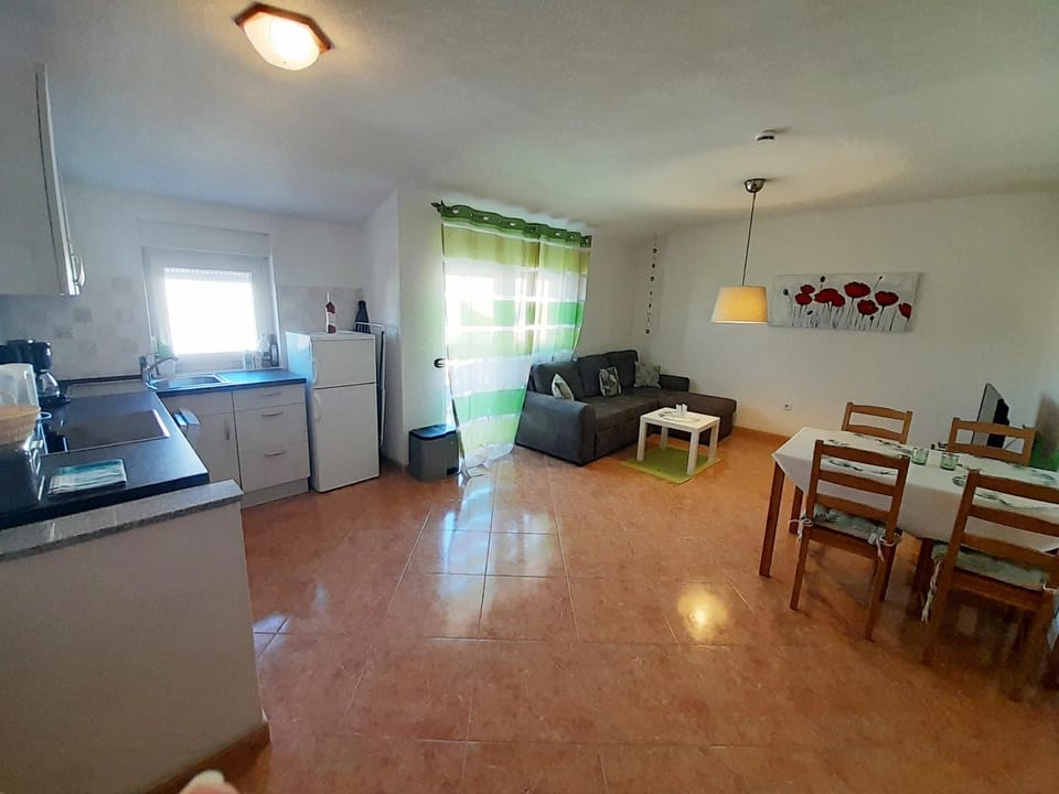 Living room, Seating area, Dining area, kitchen
